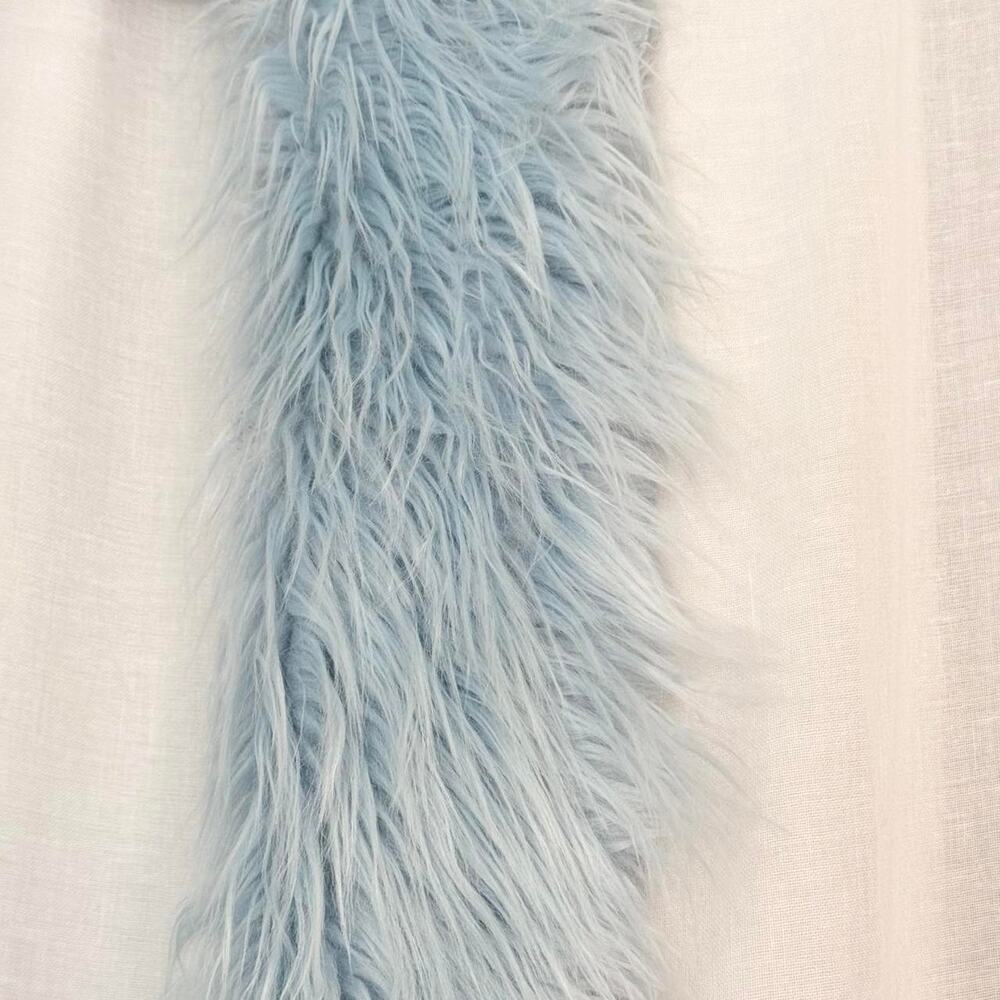 baby blue shaggy faux fur scarf ❄️✿ - Picture 5 of 6